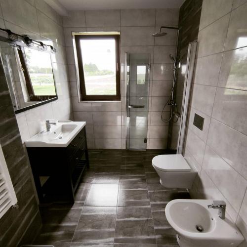 Łazienki wykończenia remont glazurnik układanie płytek płytki Biłgoraj Zamość Kraków Łukasz Surmacz